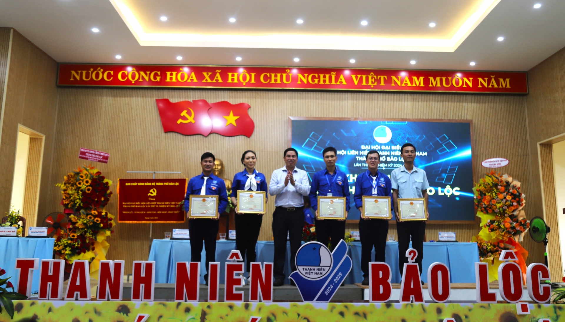 Các tập thể, cá nhân nhận khen thưởng của Chủ tịch UBND TP Bảo Lộc
