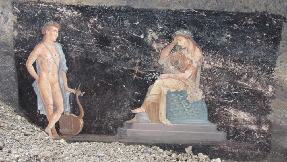 Bích họa mô tả vị thần Hy Lạp Apollo đang cố gắng tán tỉnh nữ tu sỹ Cassandra