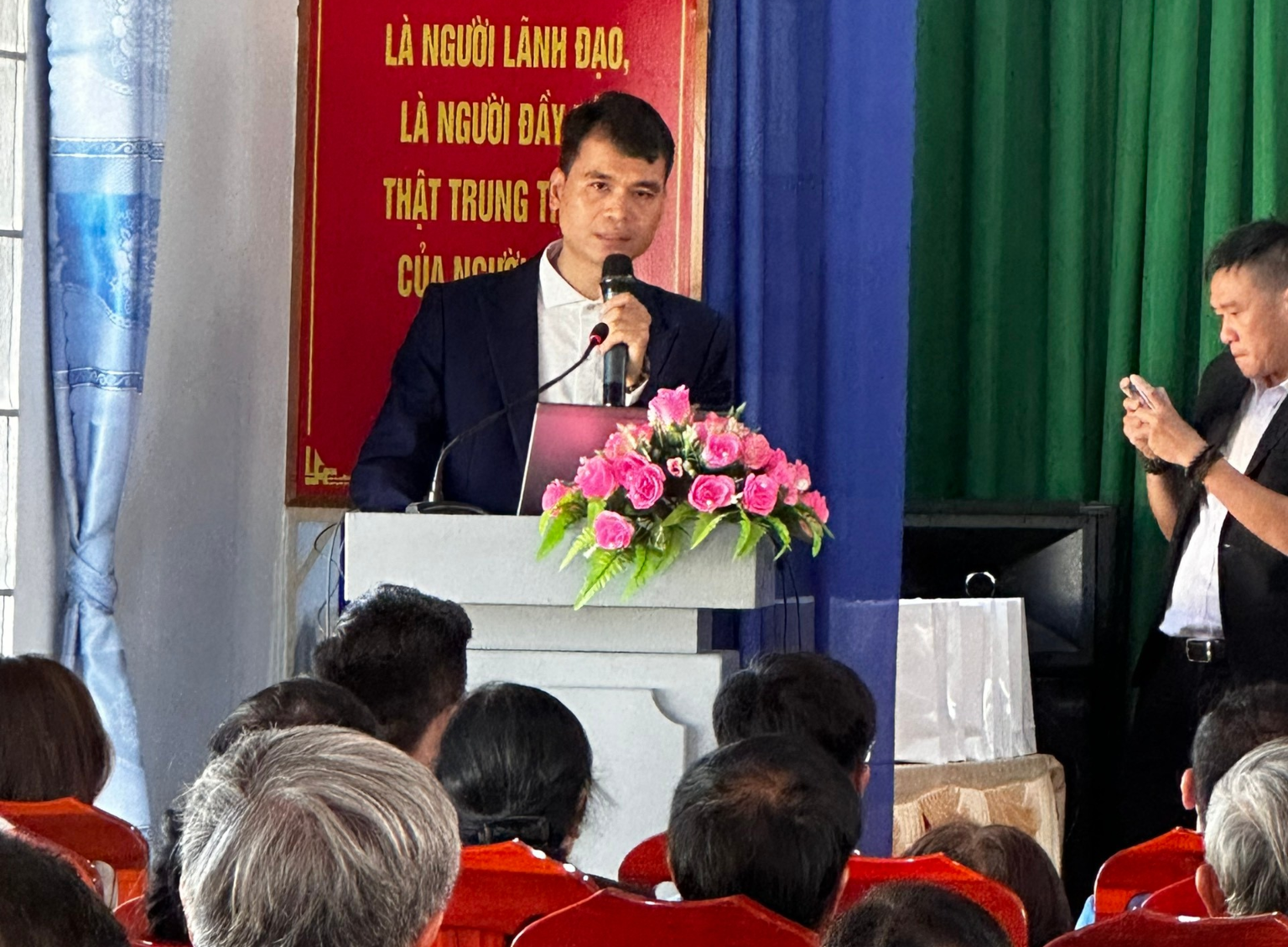 Ông Trịnh Mạnh Tuyên – Phó Tổng Giám đốc An Khang Group chia sẻ những kiến thức chăm sóc sức khỏe chủ động cho người cao tuổi