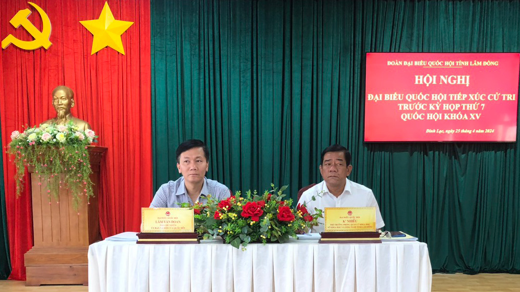Tổ 2 - Đoàn ĐBQH gồm ông Lâm Văn Đoan và K Nhiễu có buổi tiếp xúc cử tri xã Đinh Lạc, huyện Di Linh