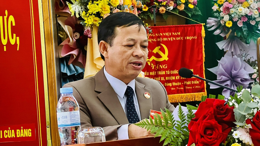 Ông Lê Công Tuấn Tuấn - Chủ tịch Ủy ban MTTQ Việt Nam huyện Đức Trọng phát biểu khai mạc Đại hội