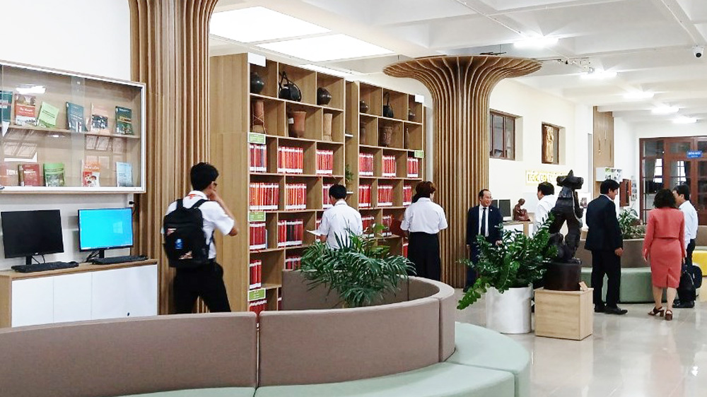Không gian đọc tại Thư viện của Trường Đại học Đà Lạt được chăm chút trong cách bài trí và sự thoải mái dành cho người đọc
