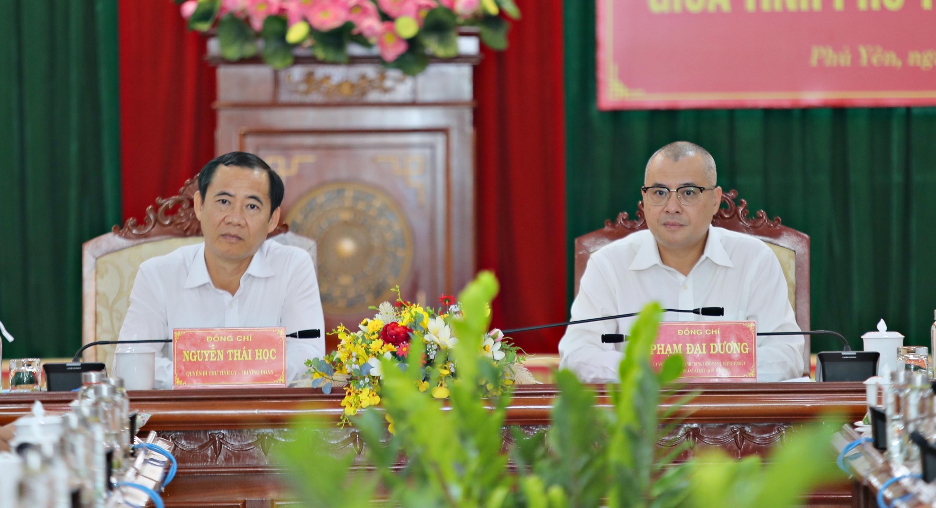 Hai đồng chí lãnh đạo tỉnh Lâm Đồng và Phú Yên chủ trì cuộc làm việc chiều nay