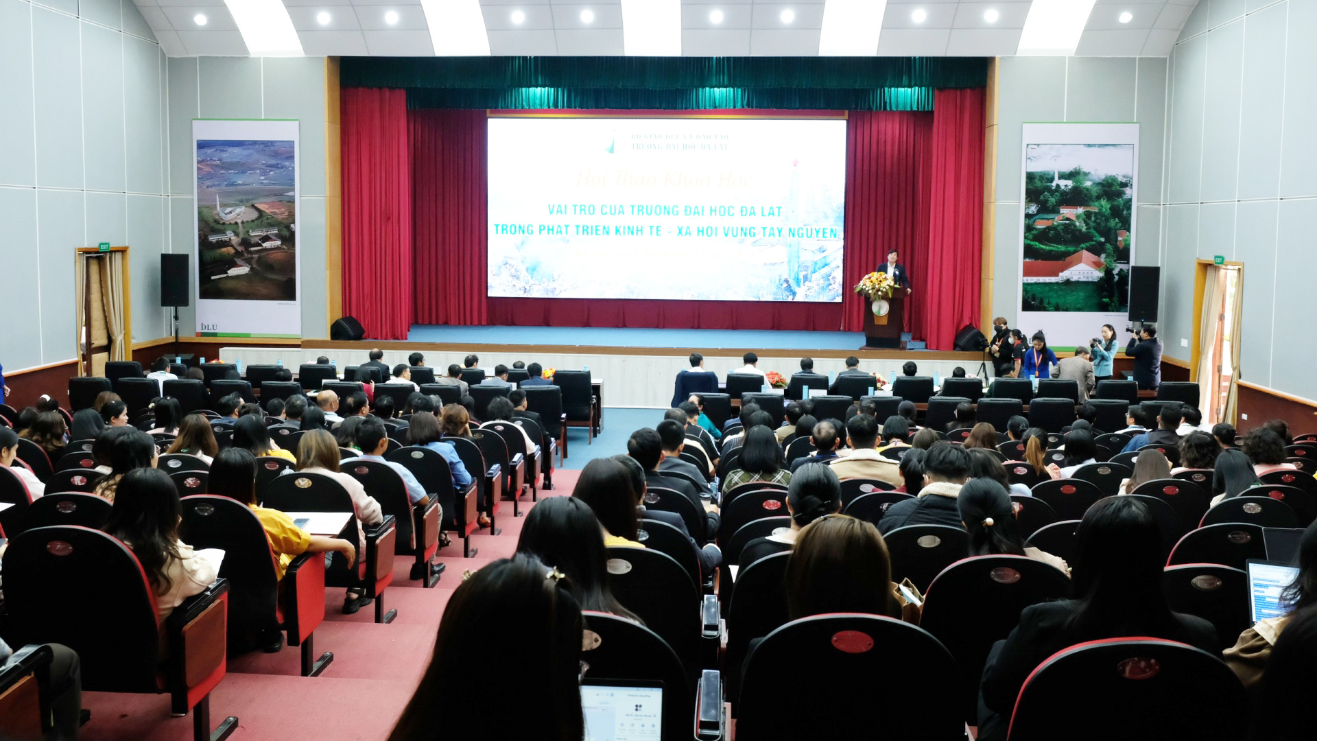 Hội thảo khoa học “Vai trò của Trường Đại học Đà Lạt trong phát triển kinh tế - xã hội vùng Tây Nguyên” thu hút sự tham gia của rất nhiều các nhà nghiên cứu, chuyên gia đầu ngành của Lâm Đồng