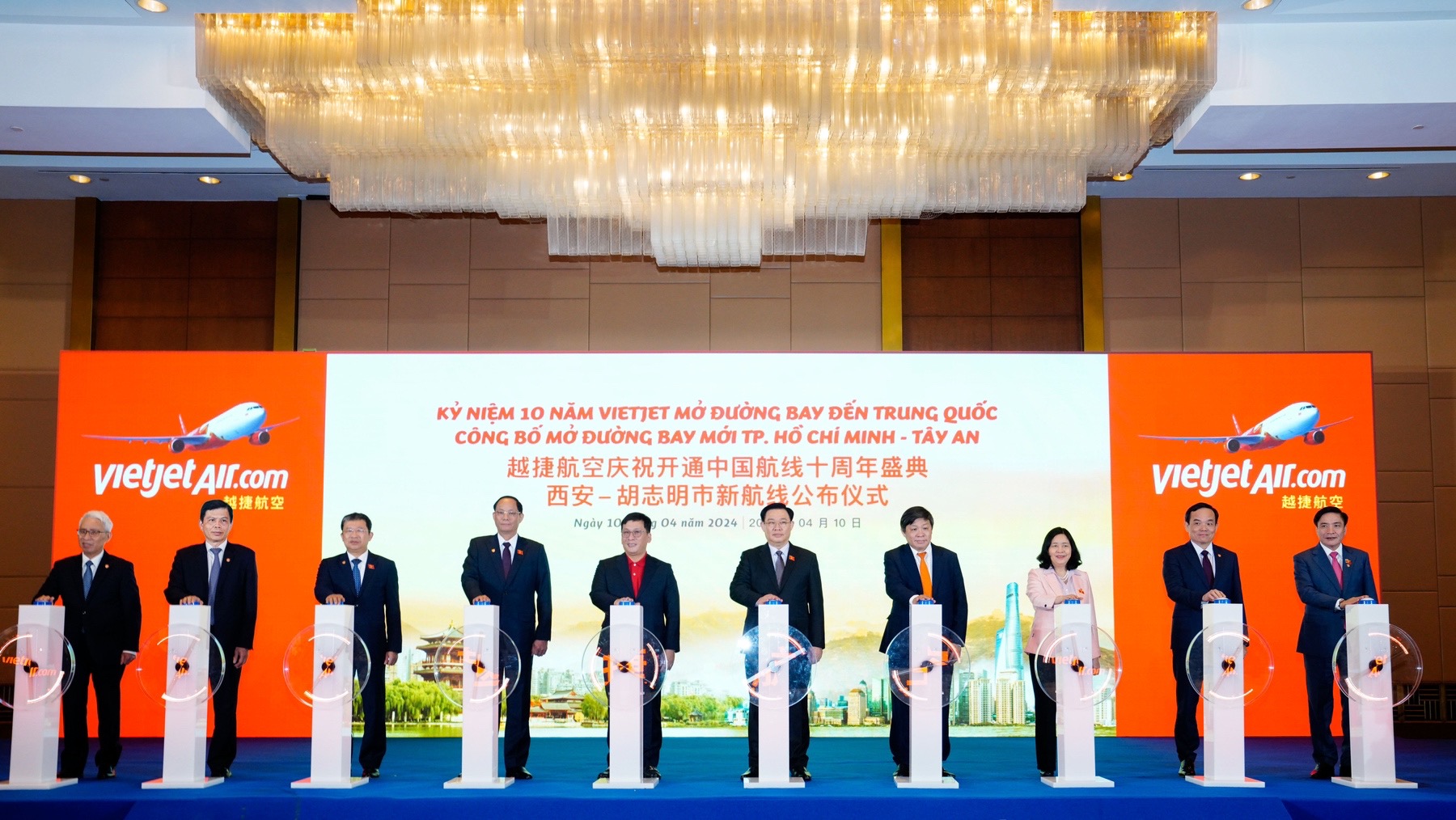Nghi thức công bố đường bay mới TP Hồ Chí Minh - Tây An (Trung Quốc) của Vietjet