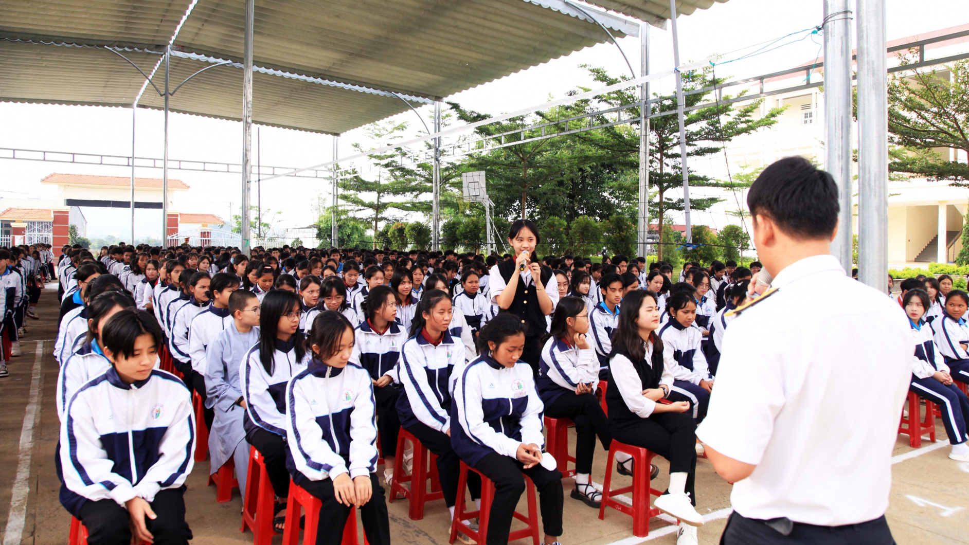 Lâm Hà: Gần 2.500 cán bộ, đảng viên và học sinh nghe thông tin về biển, đảo