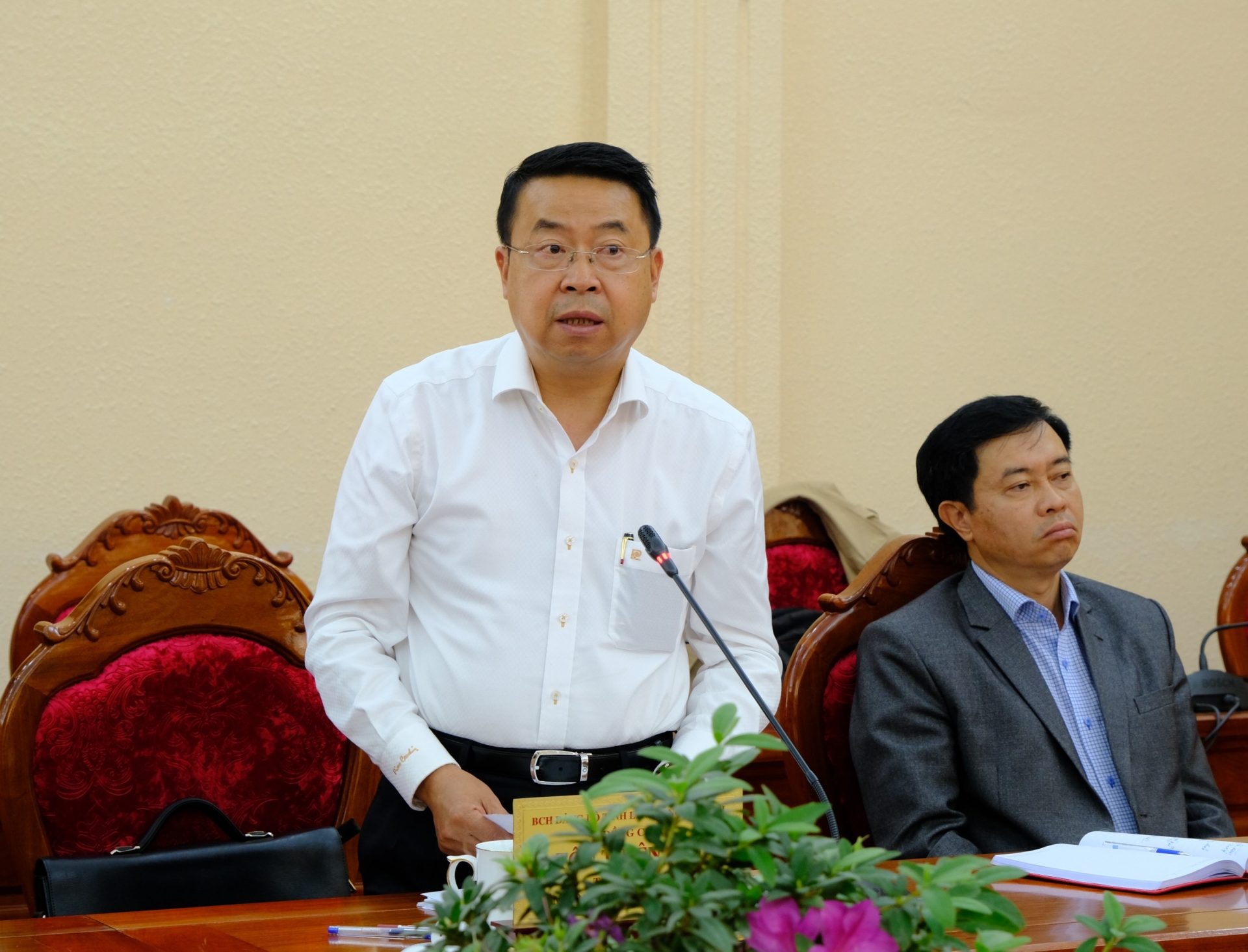Đồng chí Tôn Thiện San - Giám đốc Sở Kế hoạch và Đầu tư Lâm Đồng phát biểu 