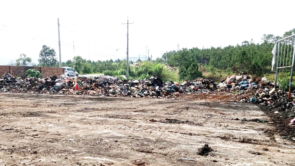 Về cơ bản, đến cuối ngày 2/4, bãi rác tự phát tại xã BLá đã được dọn sạch trả lại mỹ quan cho Tỉnh lộ 725