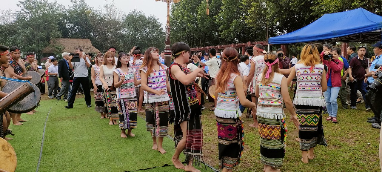 Phục hồi, bảo tồn, phát huy nghề dệt thổ cẩm của dân tộc Mạ ở Lộc Bắc