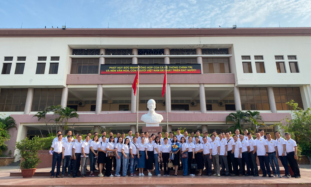 Học viên Lớp Cao cấp lý luận chính trị K73 Lâm Đồng nghiên cứu thực tế tại Bình Định 