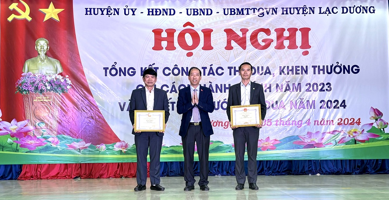 đồng chí: Sử Thanh Hoài - Bí thư Huyện ủy, Chủ tịch HĐND huyện