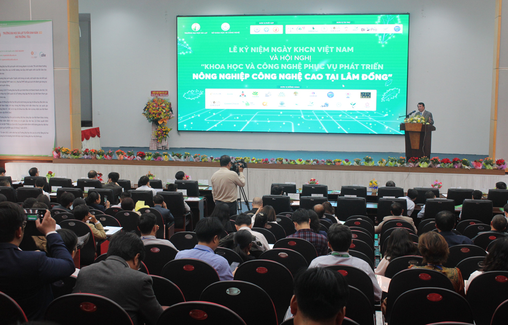 Hội thảo “Khoa học và công nghệ phục vụ phát triển nông nghiệp công nghệ cao tại Lâm Đồng”