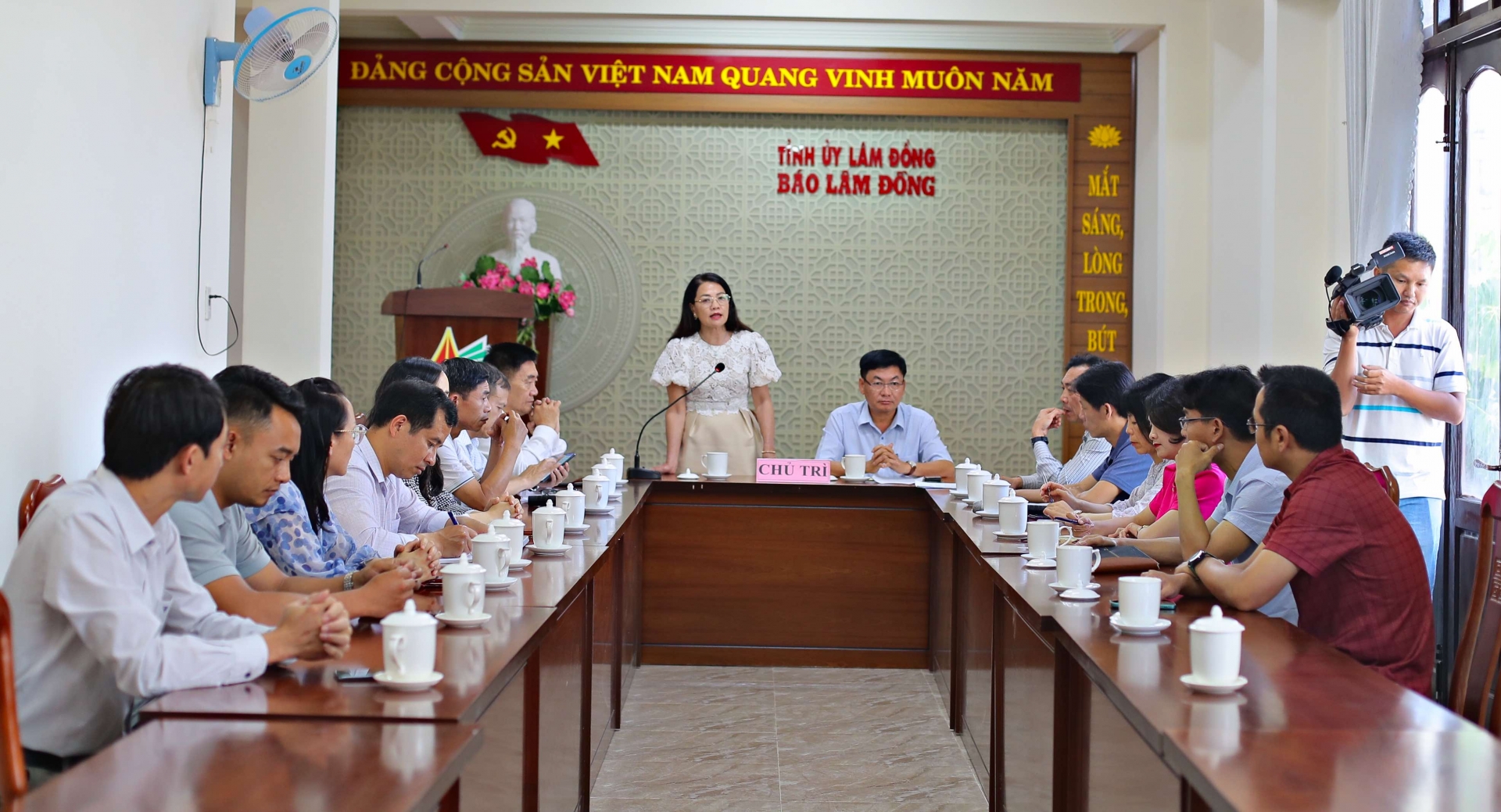 Báo Gia Lai tham quan, trao đổi kinh nghiệm tại Báo Lâm Đồng