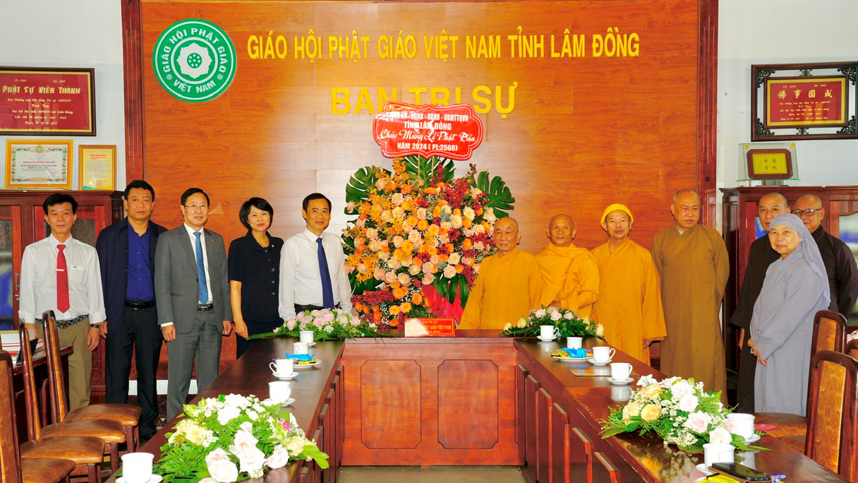 Quyền Bí thư Tỉnh ủy Nguyễn Thái Học và các ban, ngành, đoàn thể thăm, chúc mừng Ban Trị sự Giáo hội Phật giáo tỉnh nhân dịp Đại lễ Phật đản Phật lịch 2568 - Dương lịch 2024