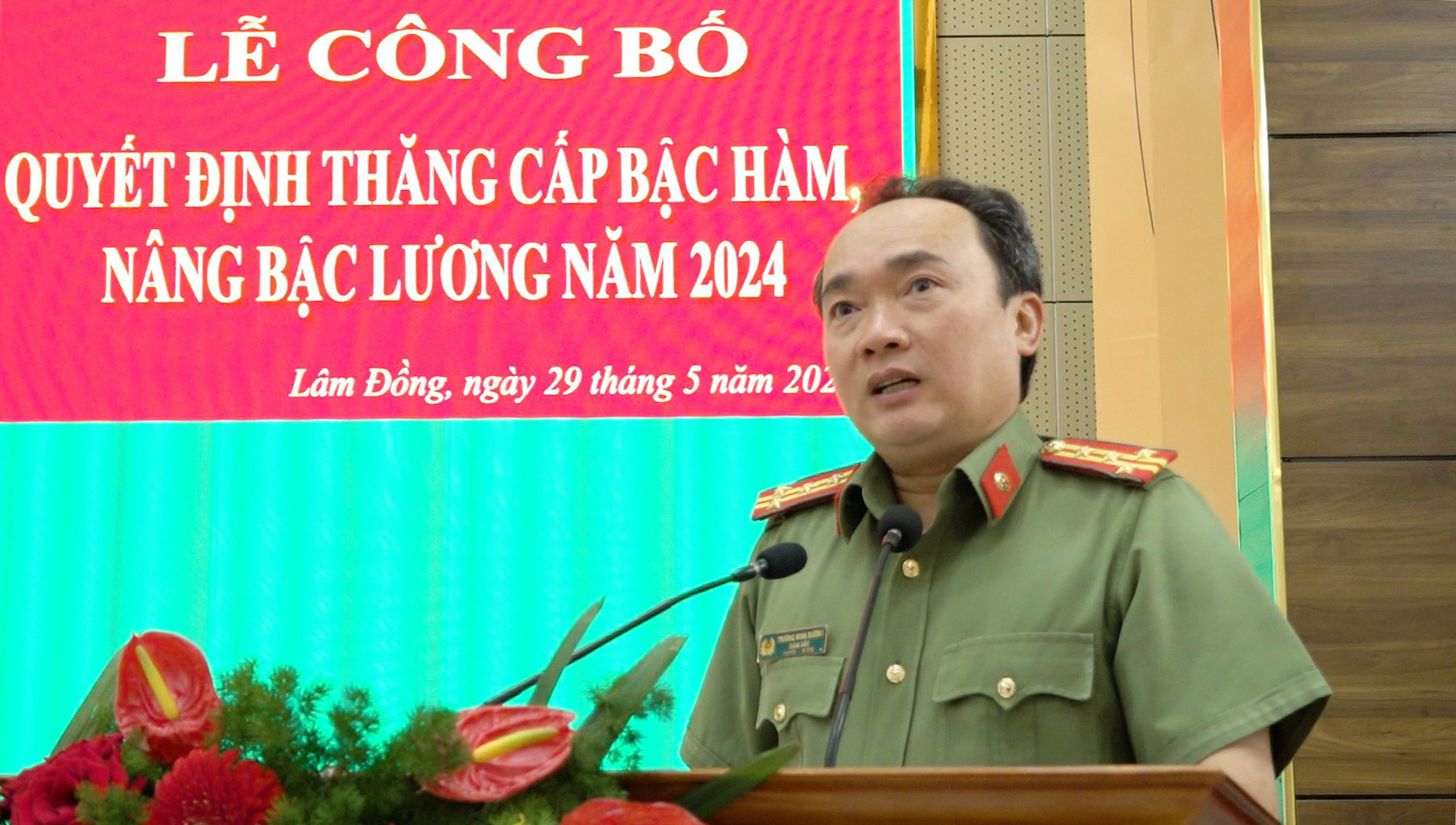 Đại tá Trương Minh Đương - Giám đốc Công an tỉnh phát biểu tại buổi lễ