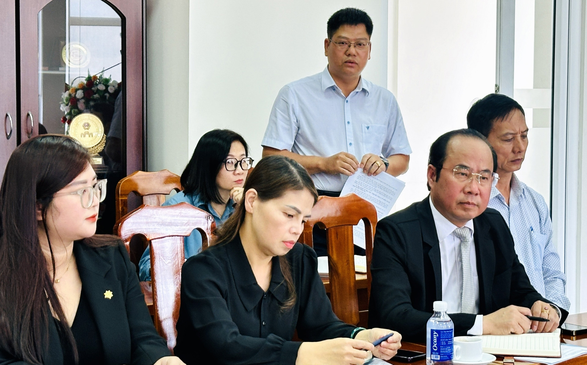 Ông Nguyễn Xuân Thắng - Trưởng phòng Quản lý Du lịch, báo cáo nội dung triển khai công tác hưởng ứng tại các huyện thị, đơn vị, doanh nghiệp...