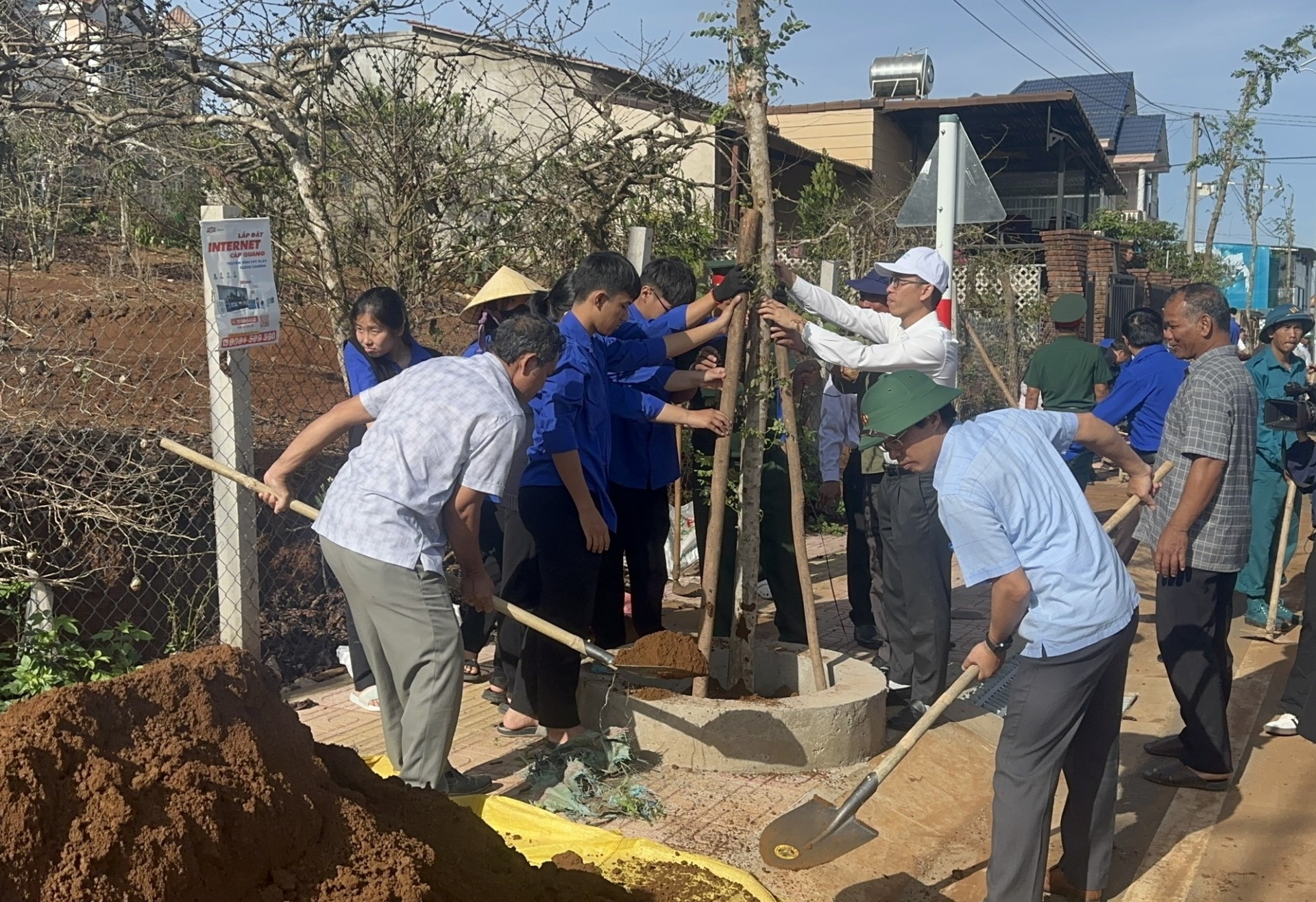 Di Linh: Phát động Tết trồng cây "Đời đời nhớ ơn Bác Hồ"