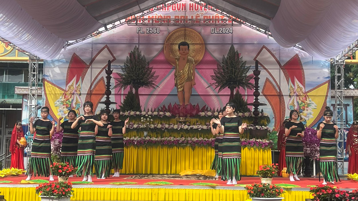 Giáo hội Phật giáo Việt Nam huyện Đức Trọng tổ chức Đại lễ Phật đản