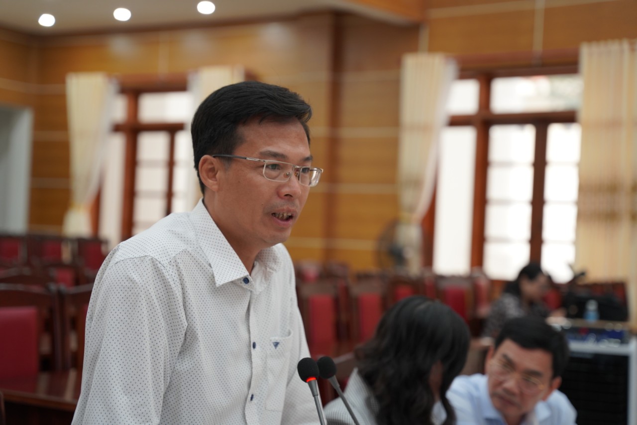 Bí thư Huyện ủy Di Linh Đinh Văn Tuấn phát biểu tại buổi làm 