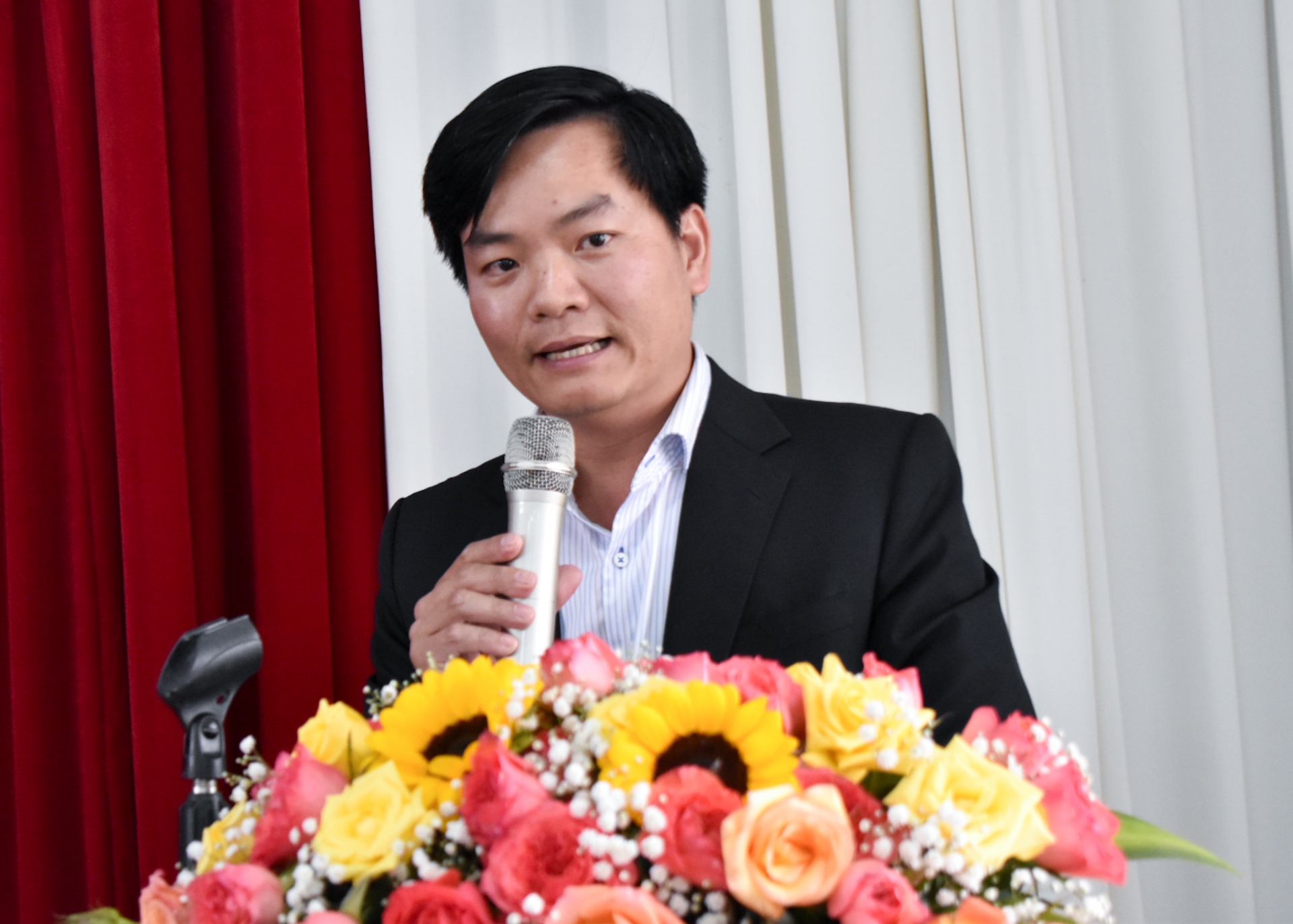 Phó Hiệu trưởng Trường Đại học Đà Lạt Mai Minh Nhật,  trình bày tóm tắt Đề án thành lập Trung tâm đào tạo chất lượng cao