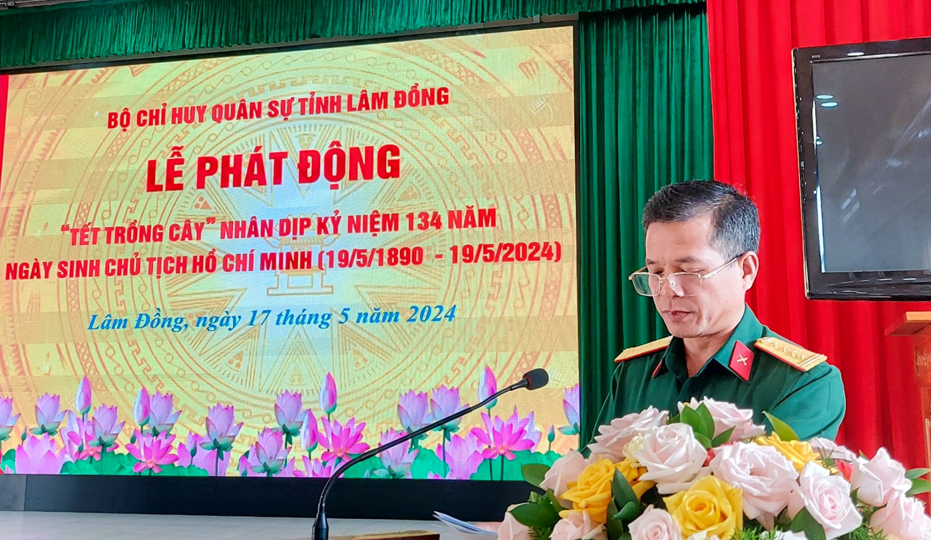 Đại tá Lê Anh Vương, Phó Chỉ huy trưởng Bộ CHQS tỉnh phát biểu tại lễ phát động 