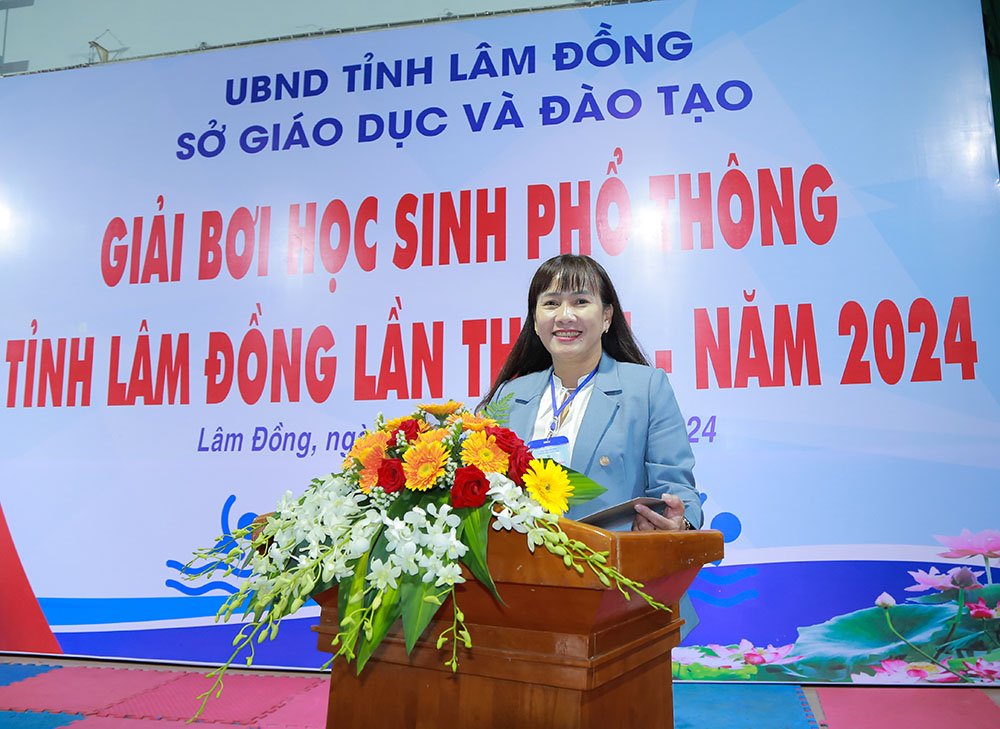 Bà Phạm Thị Hồng Hải - GĐ Sở GD&ĐT phát biểu khai mạc.