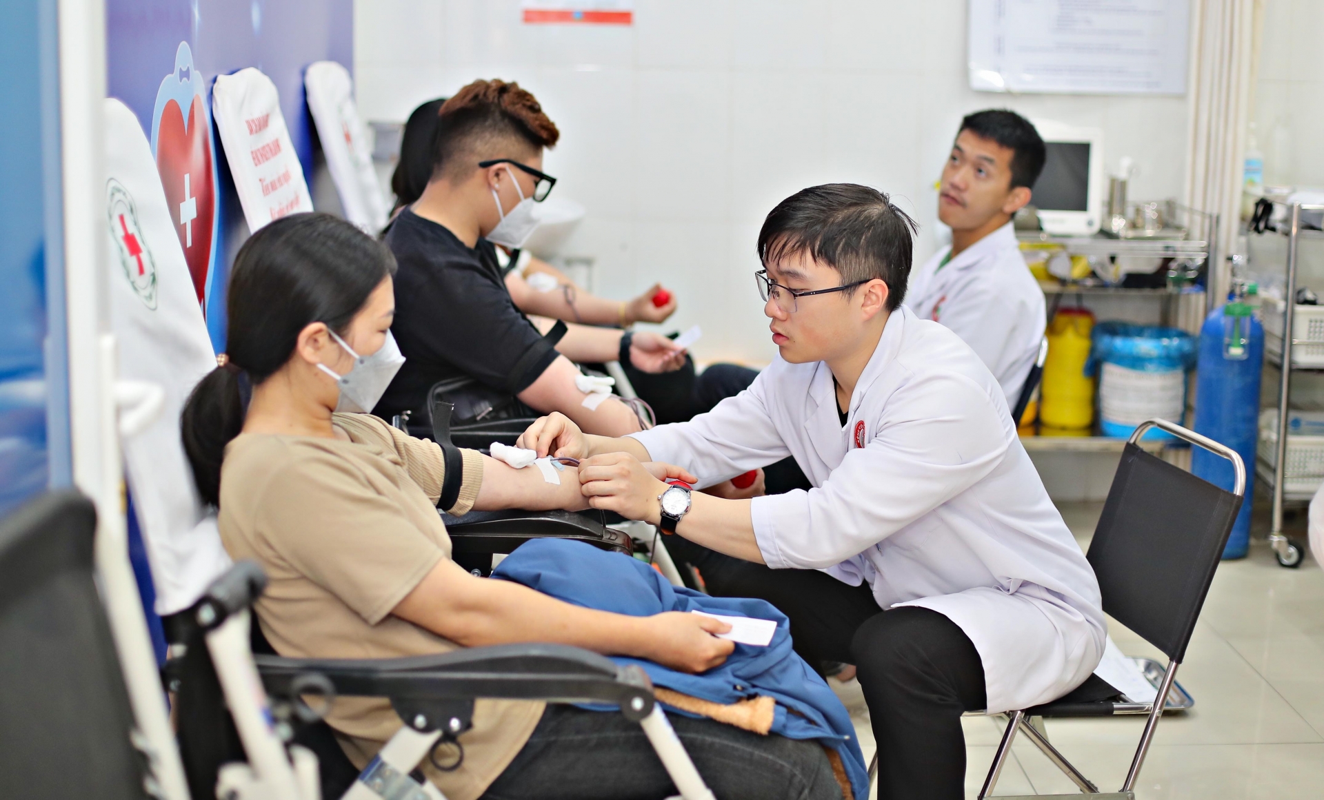 Thu được hơn 90 đơn vị máu trong chương trình hiến máu tình nguyện tại Đa khoa Phương Nam
