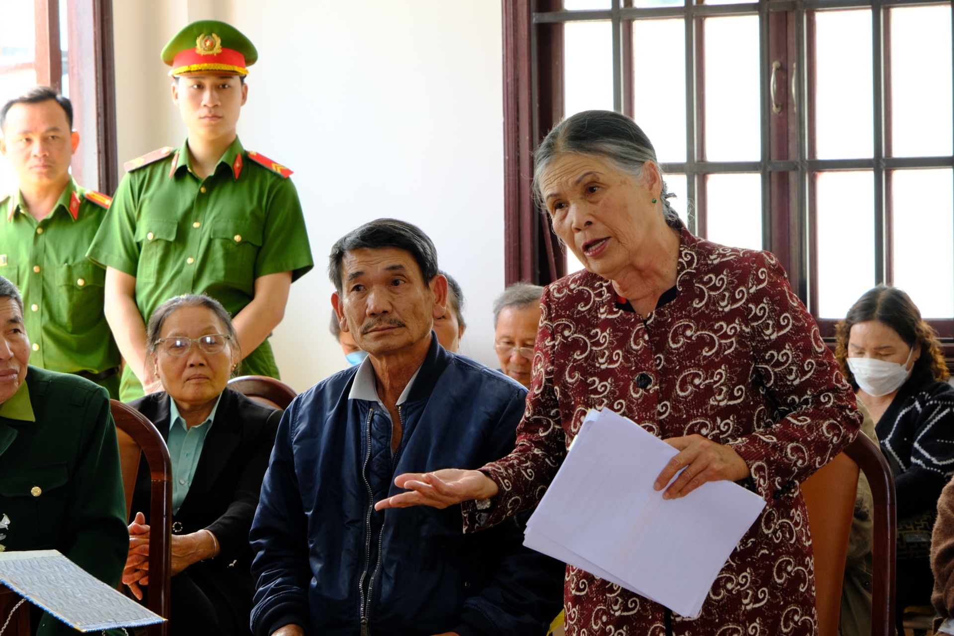Người dân thành phố Đà Lạt nêu ý kiến tại buổi tiếp công dân