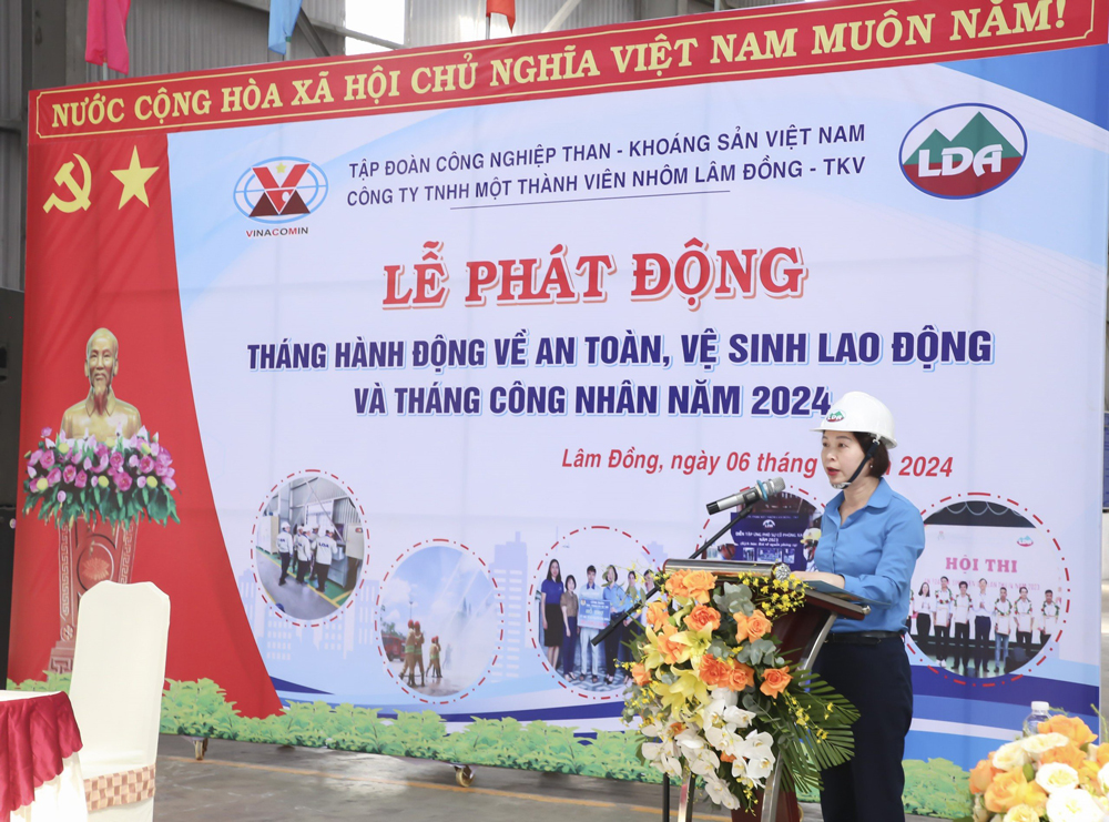 DC Phạm Thị Thanh Hòa - Chủ tịch Công đoàn Công ty phát động thi đua