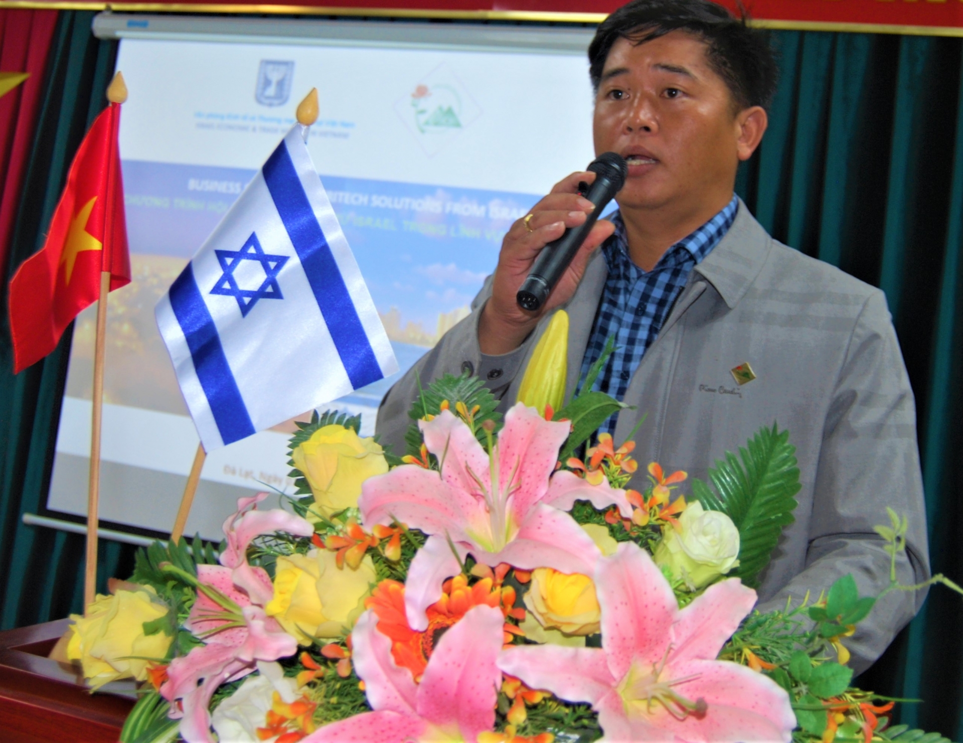 Chủ tịch Hiệp hội Hoa Đà Lạt Phan Thanh Sang phát biểu tại hội thảo