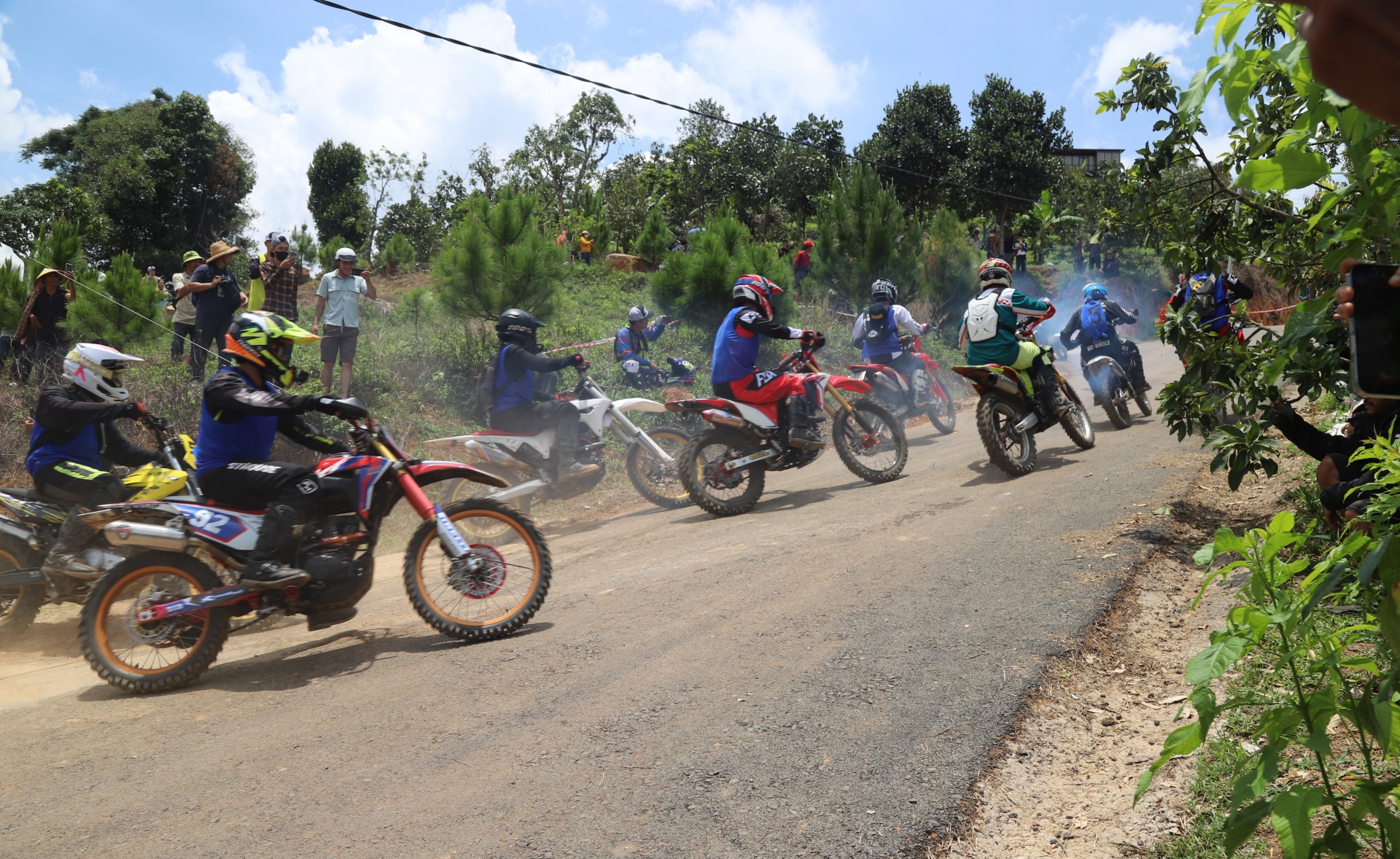 Bảo Lâm: Đình chỉ giải đua xe mô tô địa hình không đảm bảo an toàn