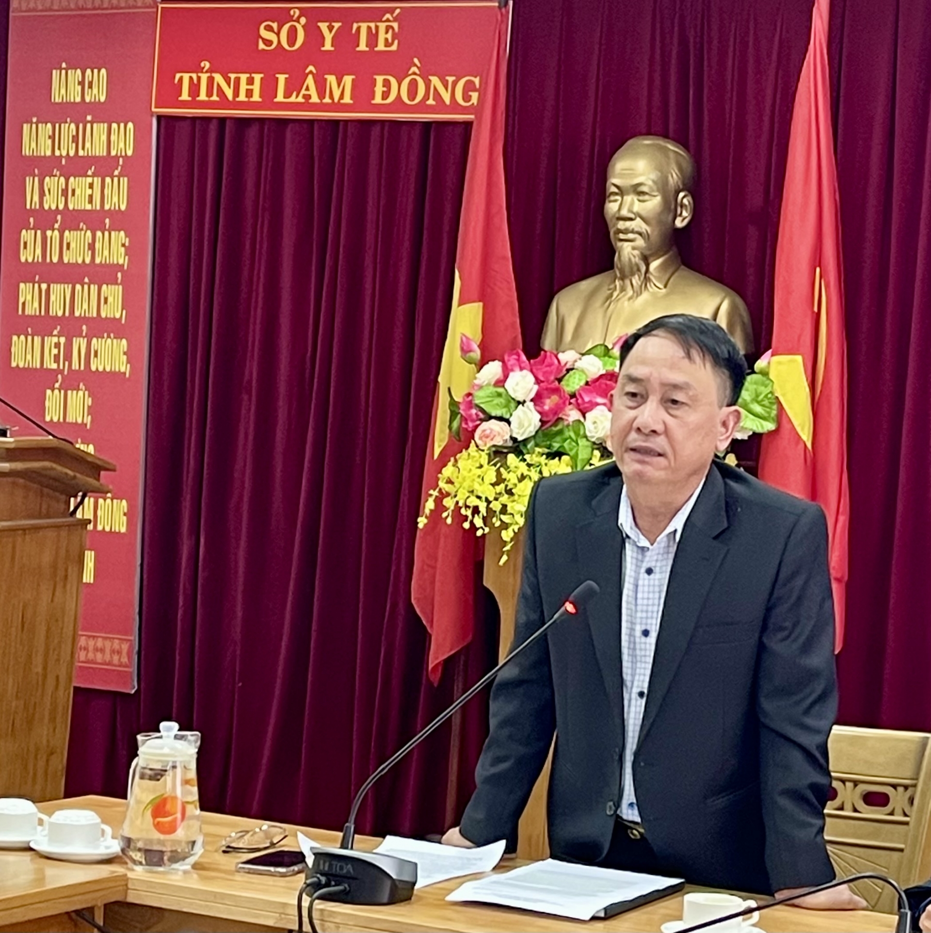Ông Trịnh Văn Quyết –Phó Giám đốc Sở Y tế phát biểu khai mạch hội nghị