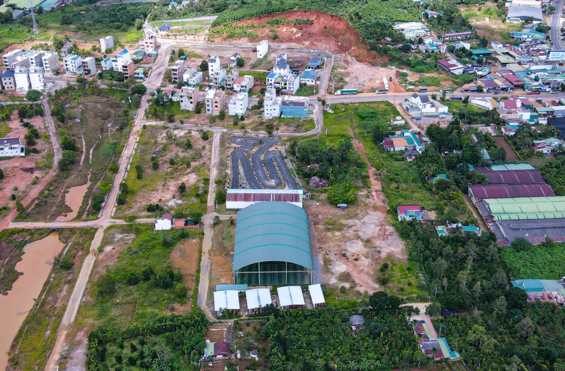 Theo Kết luận của Thanh tra tỉnh Lâm Đồng cho thấy Dự án Khu dân cư Đông Đô để xảy ra nhiều sai phạm cần được xử lý nghiêm