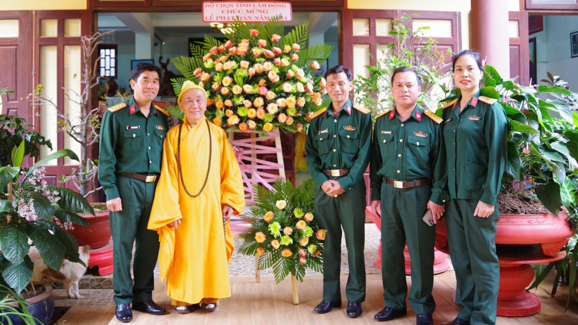 Đảng ủy - Bộ CHQS tỉnh chúc mừng Giáo hội Phật giáo Việt Nam tỉnh nhân Đại lễ Phật đản năm 2024