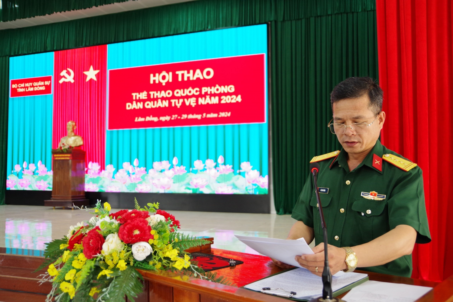 Đại tá Lê Anh Vương - Phó Chỉ huy trưởng Bộ CHQS tỉnh Lâm Đồng phát biểu khai mạc 