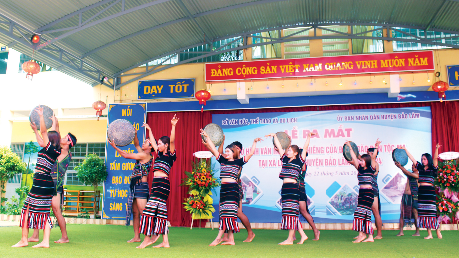 10 năm “Xây dựng và phát triển văn hóa, con người Việt Nam đáp ứng yêu cầu phát triển bền vững đất nước'' ở Lâm Ðồng
