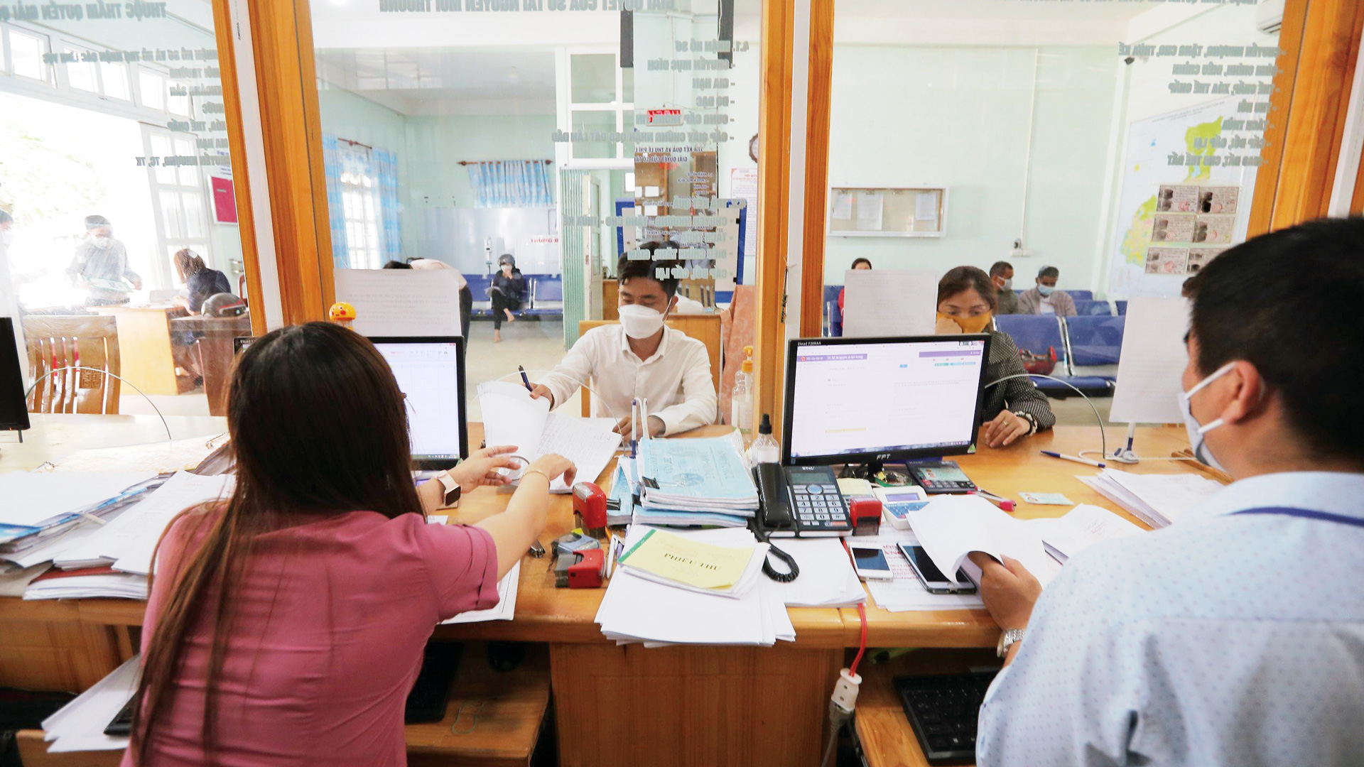 Giải quyết TTHC trong lĩnh vực nông nghiệp cho người dân tại Bộ phận Một cửa
huyện Đơn Dương