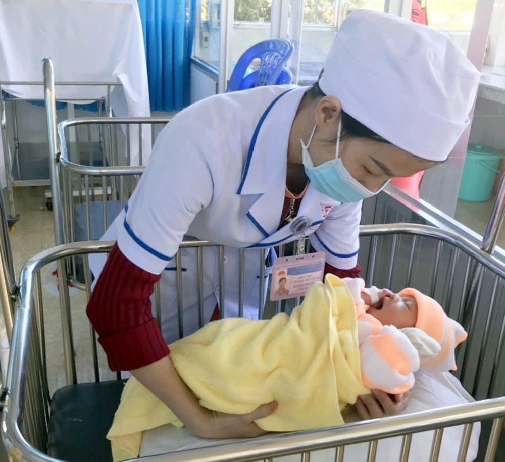Chăm sóc trẻ sơ sinh tại Trung tâm Y tế huyện Đức Trọng