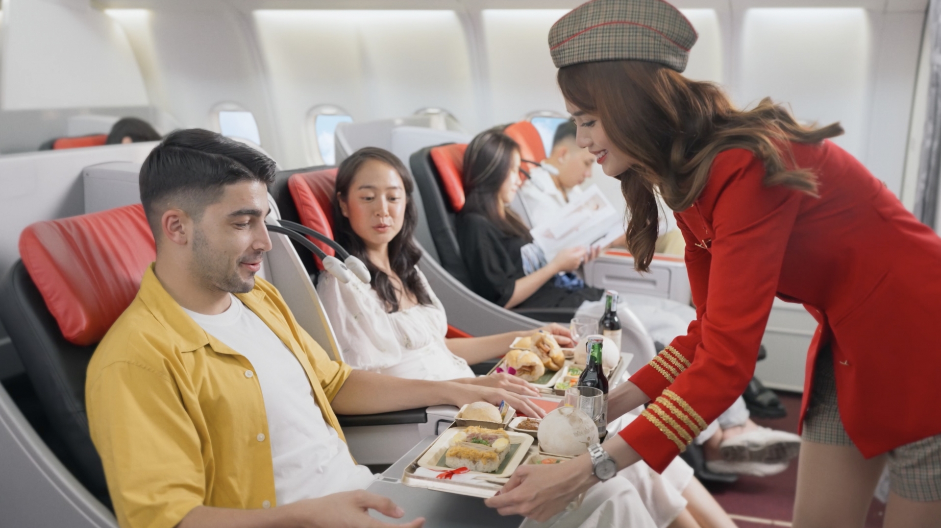 Vietjet vừa được AirlineRatings vinh danh là “Hãng hàng không siêu tiết kiệm tốt nhất thế giới” (Best Ultra Low-Cost Airline 2024) và “Hãng hàng không chi phí thấp có dịch vụ trên tàu bay tốt nhất năm”