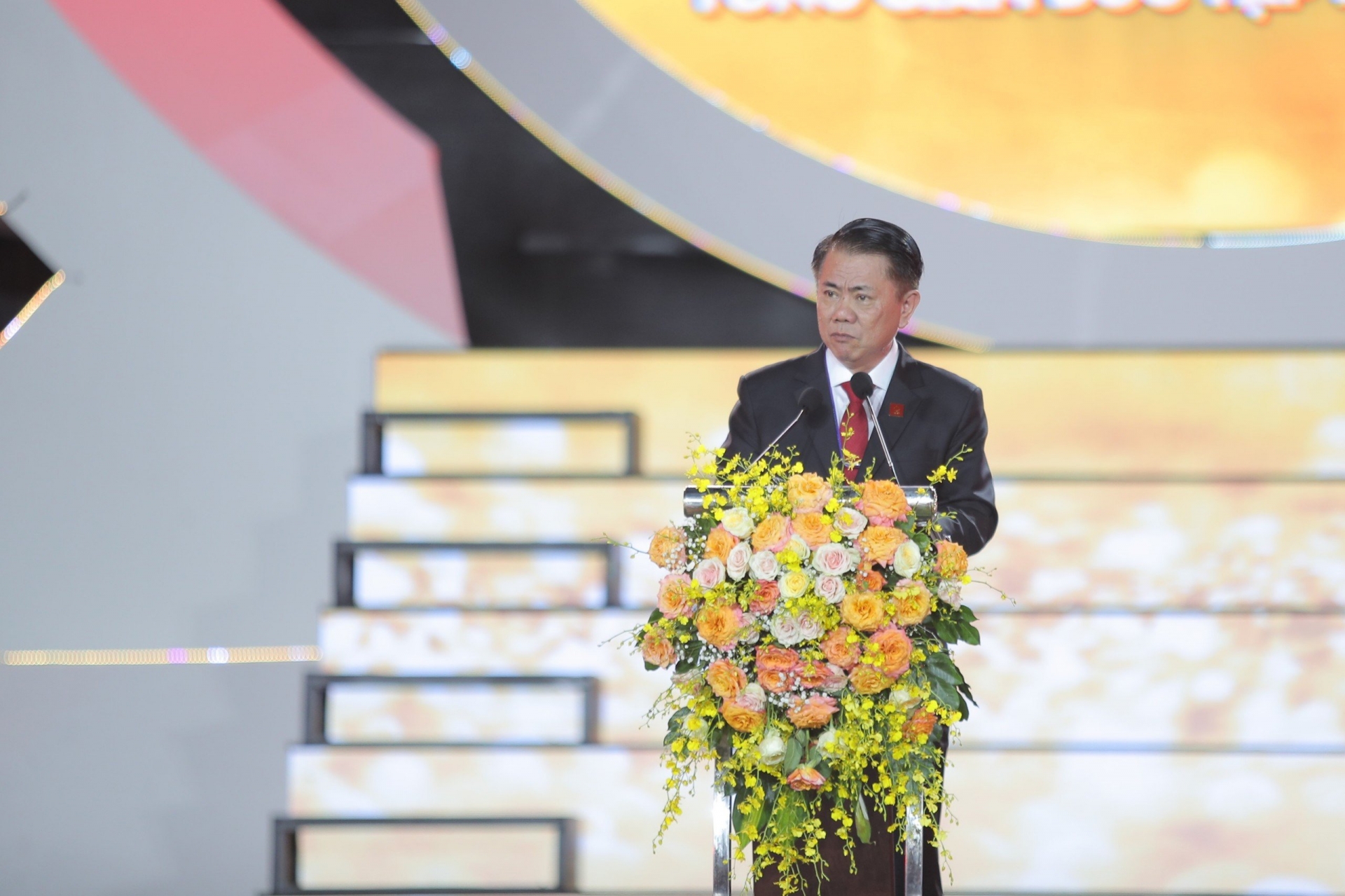 Ông Vũ Văn Thanh - Tổng Giám đốc Tập đoàn Hoa Sen phát biểu tại chương trình

