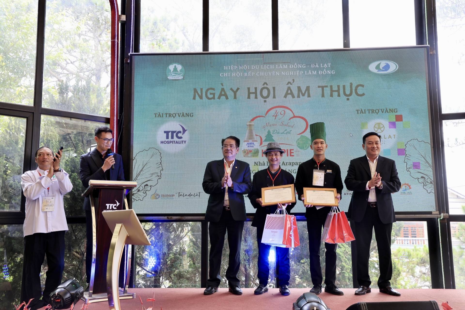 2 đơn vị nhận Giải đầu bếp trẻ tài năng: Hội Bếp trẻ Đà Lạt, Nhà hàng Thuỷ Tạ