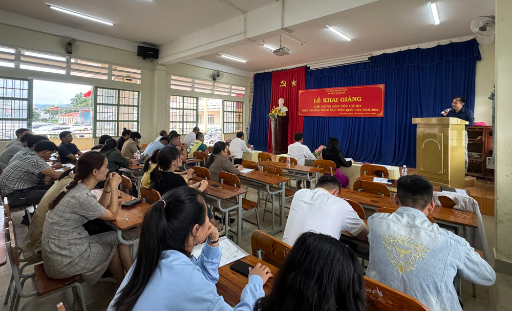 Lâm Hà: Khai giảng lớp đào tạo tiếng dân tộc K’Ho cho cán bộ, công chức, viên chức