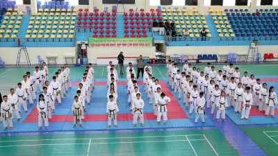 81 võ sinh tham gia kỳ thi thăng đẳng Quốc gia môn Karate