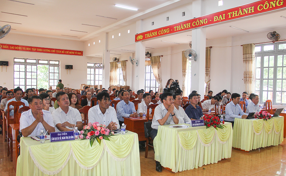 Đại biểu Quốc hội tiếp xúc cử tri tại Lâm Hà