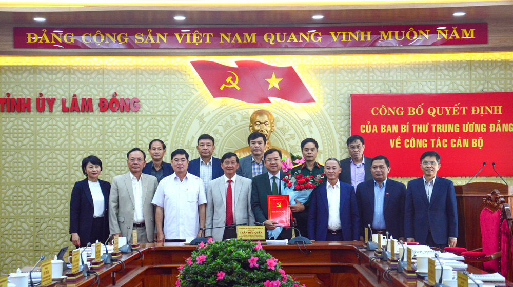 Công bố quyết định chuẩn y tham gia Ban Thường vụ Tỉnh ủy Lâm Đồng