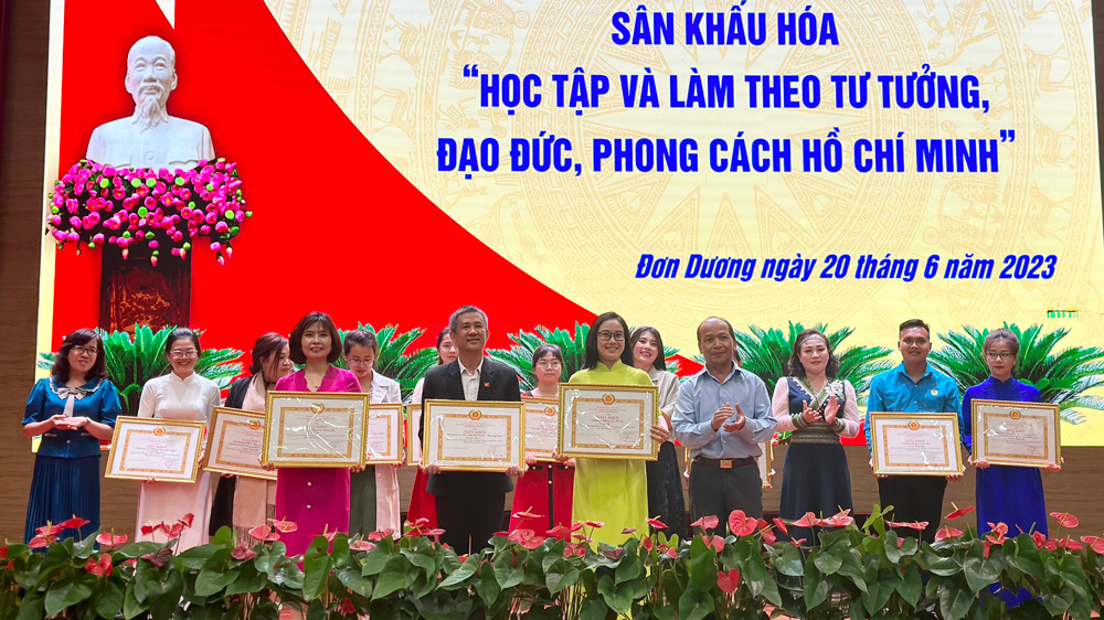 Đơn Dương: 14 đội tham gia hội thi sân khấu hóa học tập và làm theo tư tưởng, đạo đức, phong cách Hồ Chí Minh
