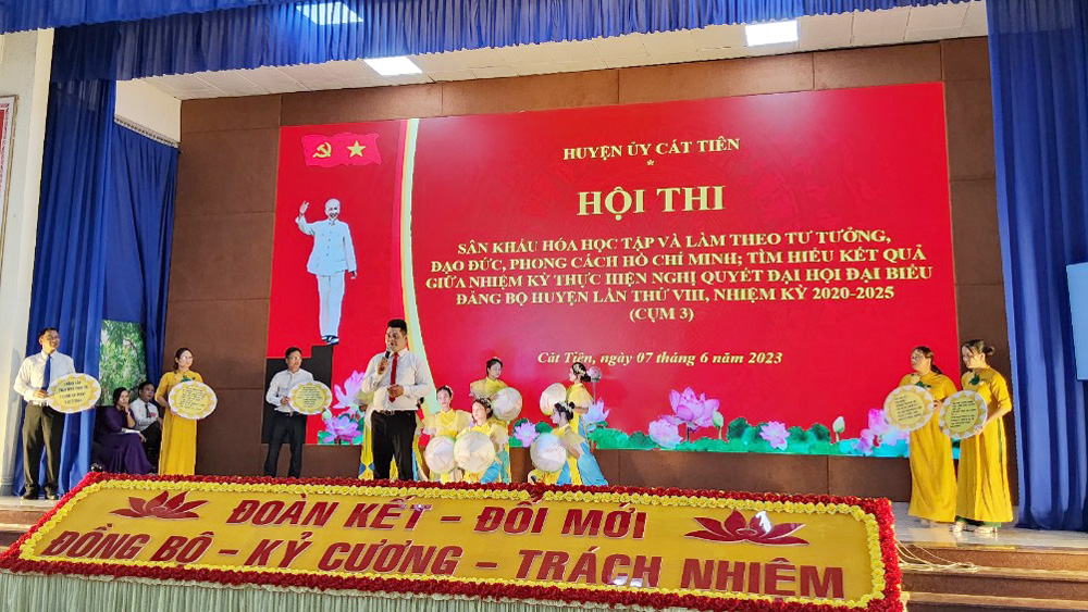 Cát Tiên: Sôi nổi Hội thi sân khấu hóa học tập và làm theo tư tưởng, đạo đức, phong cách Hồ Chí Minh