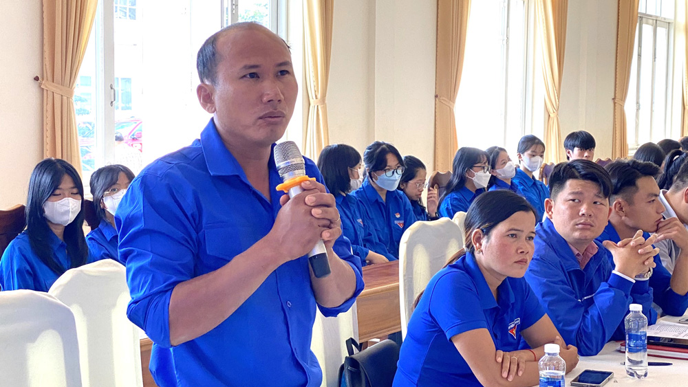 Lãnh đạo huyện Bảo Lâm đối thoại với thanh niên