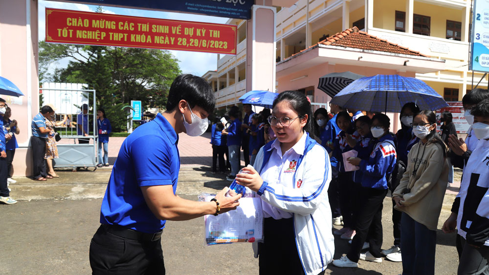 Tuổi trẻ Bảo Lộc và Bảo Lâm đồng hành cùng sĩ tử