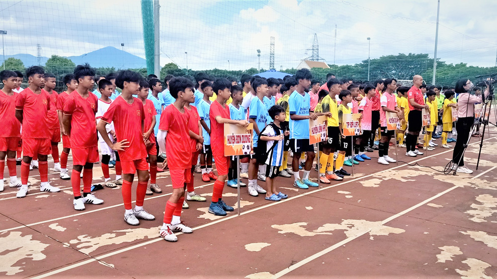 8 đội bóng tranh tài tại Giải Bóng đá U13 tỉnh Lâm Đồng